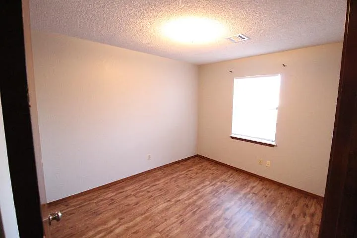 718 Swan Lake Rd — Photo 10