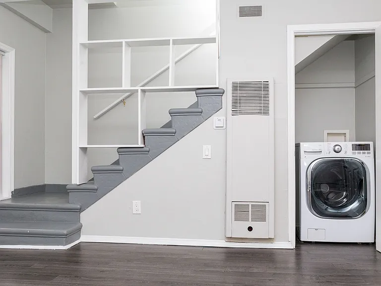 Townhome style apartments in up-and-coming Virgil Village with parking! — Photo 24