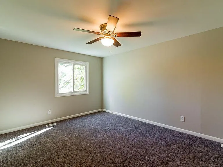 another pic of 2nd bdrm