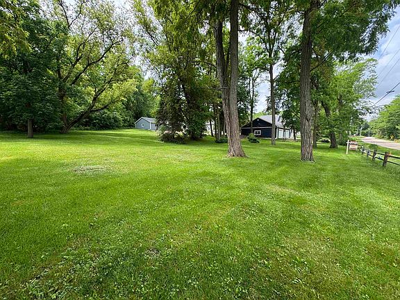 3rd image of 164 Rock Cir