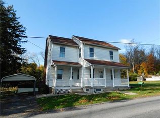 4326 S Locust Dr, Walnutport, PA 18088