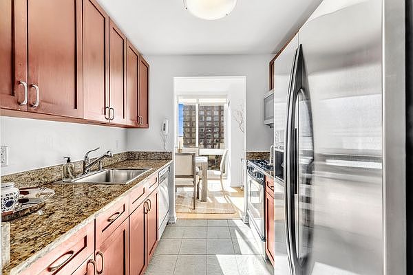 1st image of 211 N End Ave APT 5K