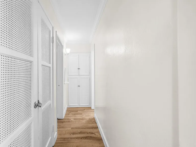 Windansea Apartments — Photo 29