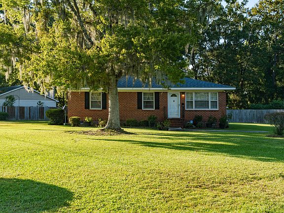 5th image of 201 Clarine Dr