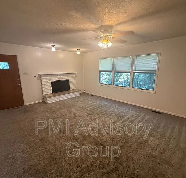 1643 SW Knollwood Dr — Photo 5