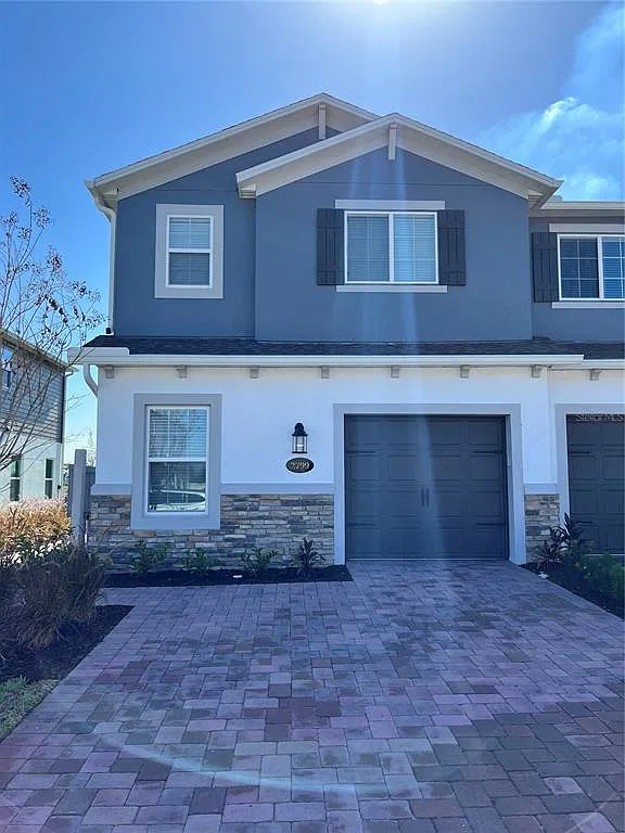 4 bed, 3.0 bath, 1769 sqft, $2,450 — Photo 2