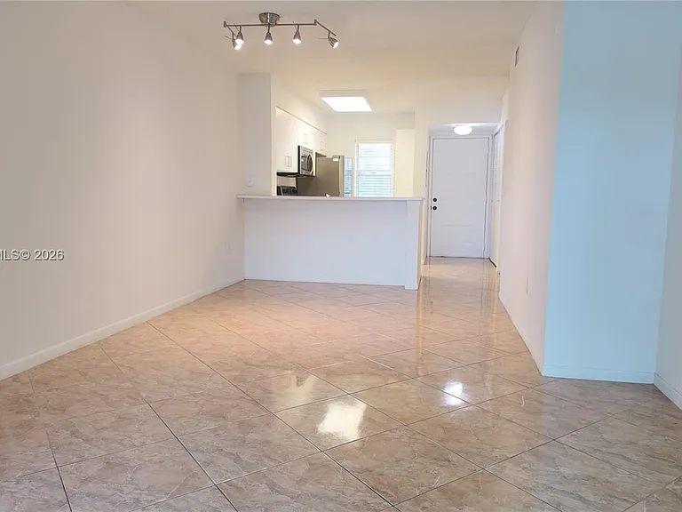 2236 N Cypress Bend Dr #207 — Photo 10