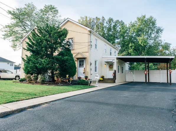 16 Bedell Ave, Staten Island, NY 10307