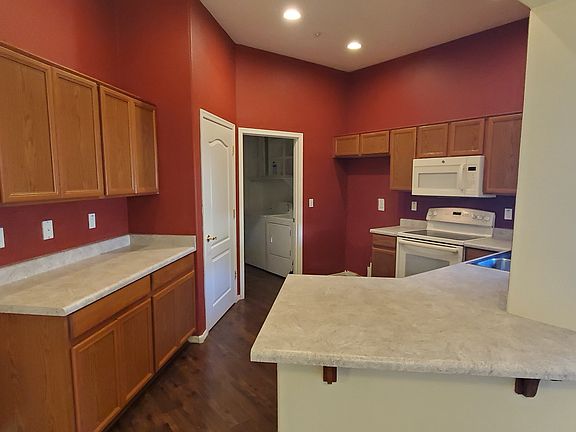3rd image of 7948 W Mary Jane Ln