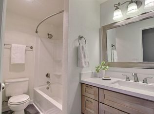 32324 4th Pl S APT Q8, Federal Way, WA 98003