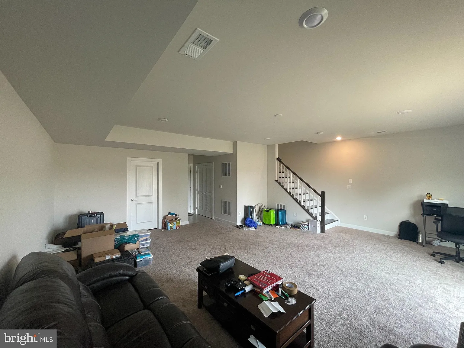 3 bed, 3.5 bath, 3337 sqft, $4,200 — Photo 3