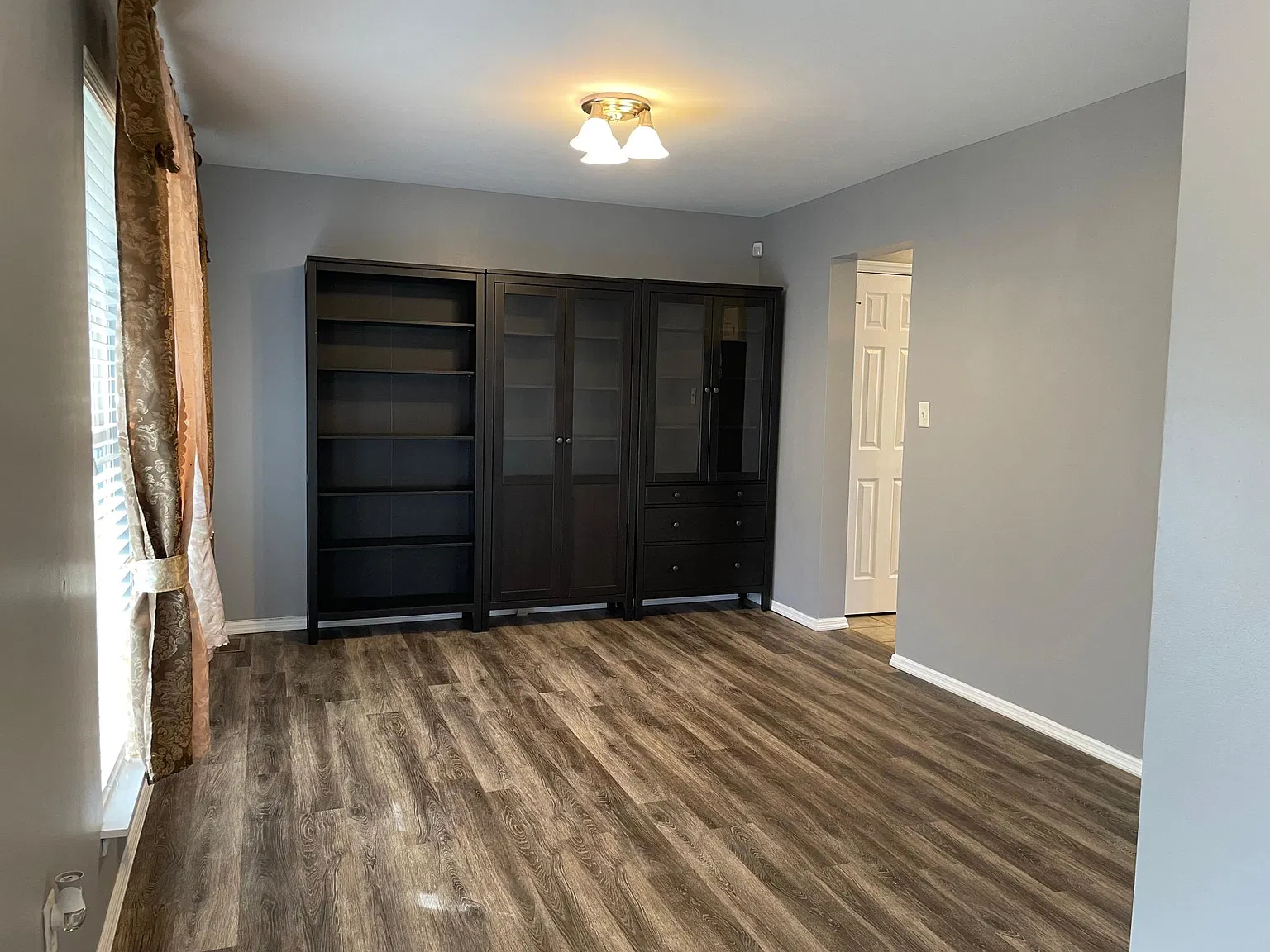 3917 Blaine Ave — Photo 2