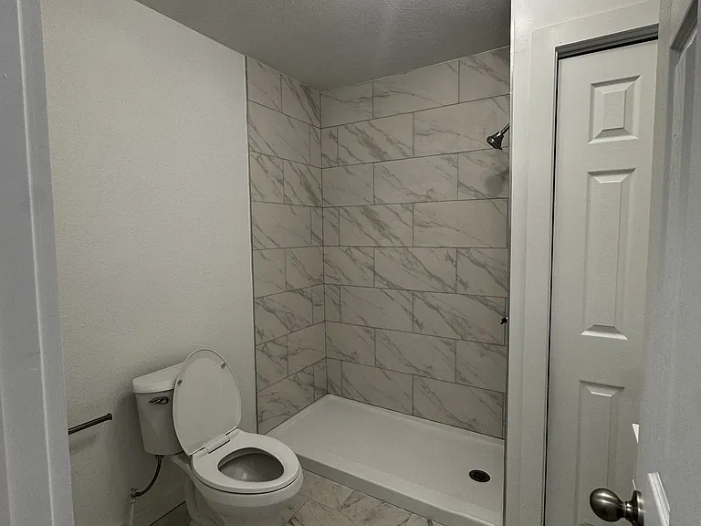 308 E Greeley St — Photo 2