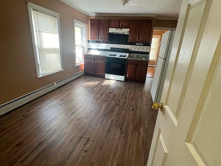 72 Moore St #2 — Photo 4
