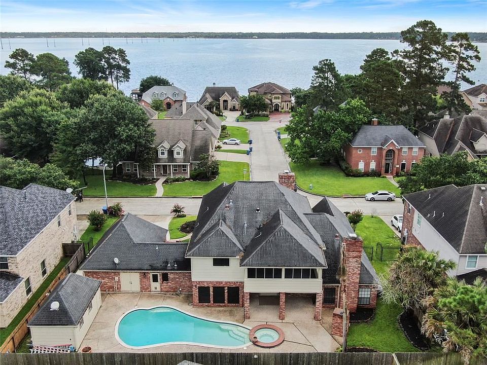 1st image of 19103 Owen Oak Dr