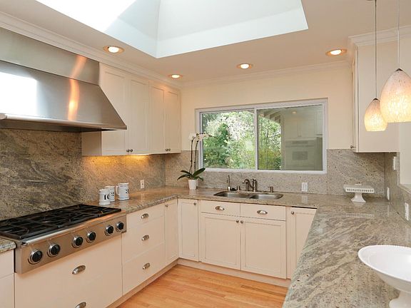 5th image of 1219 Whitaker Way