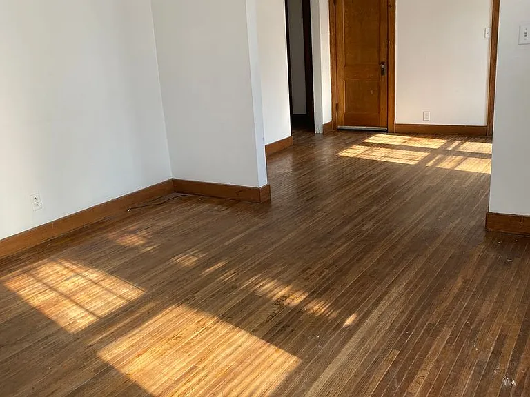 285 Hammond Ave — Photo 5