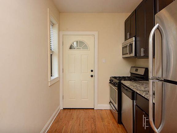 3rd image of 4036.5 N Ashland Ave Unit 1S