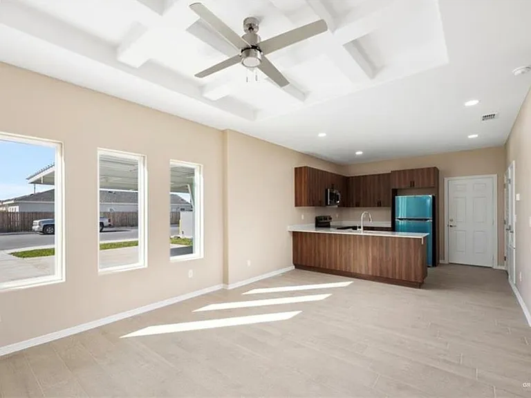 3109 W Kenwood St — Photo 2