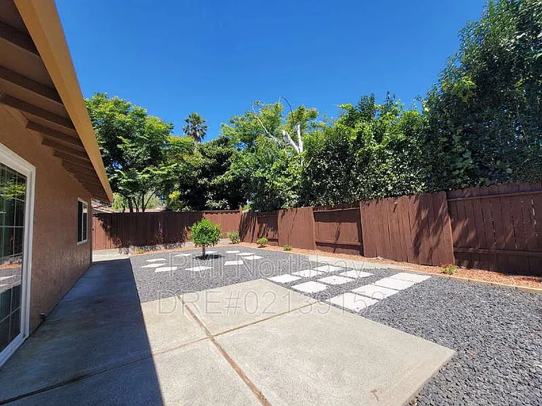 2080 Diamond Way — Photo 19