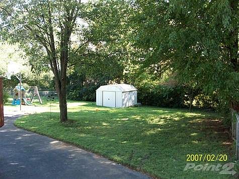 large fenced back yard!! Ready to play!