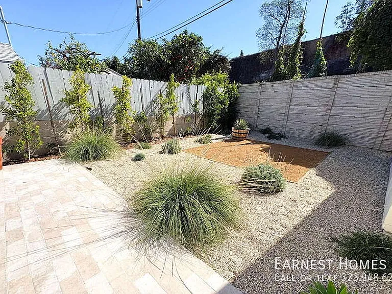 15242 Morrison St — Photo 21