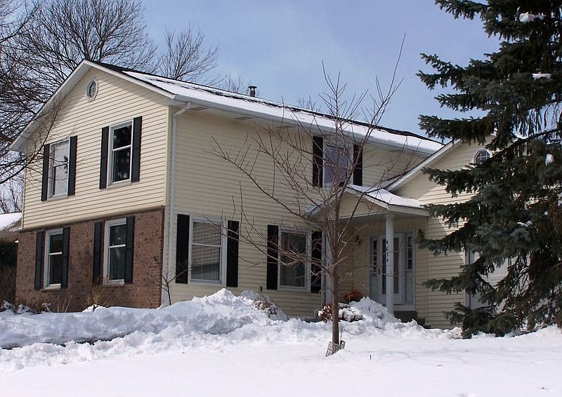 1st image of 4635 Parkridge Dr