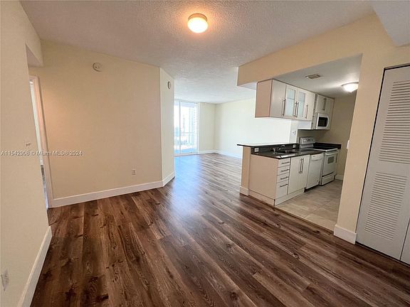 2nd image of 275 NE 18th St APT 2101