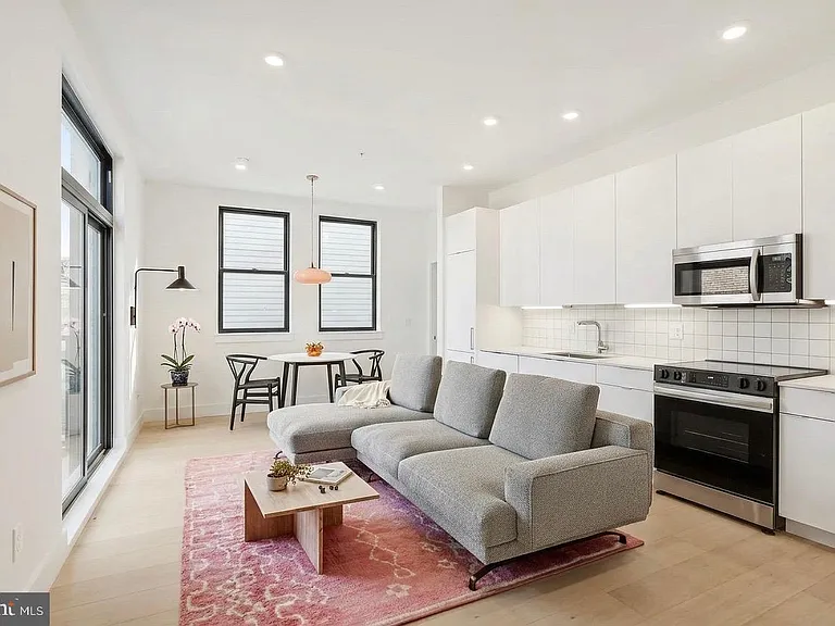 2406 Frankford Ave #10 — Photo 1