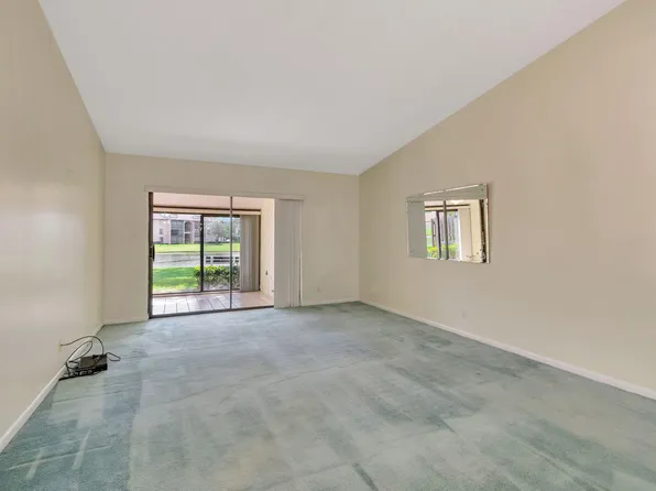 823 Sky Pine Way #G, Greenacres, FL 33415