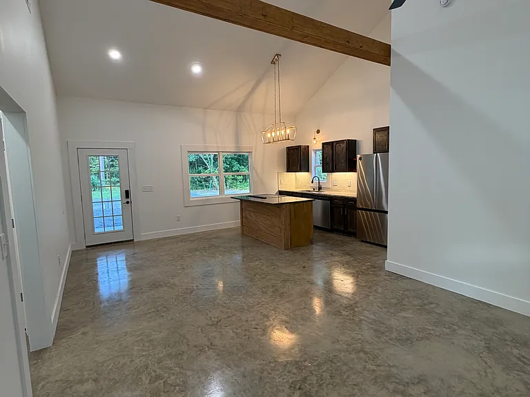80 Allen Rd — Photo 2