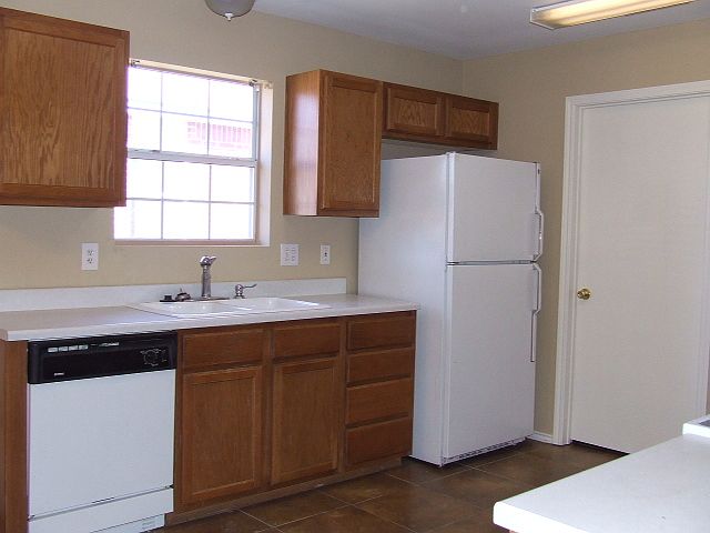 2nd image of 3302 Woodlake Dr
