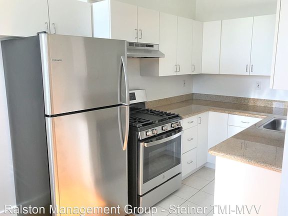 3rd image of 3325 Steiner St