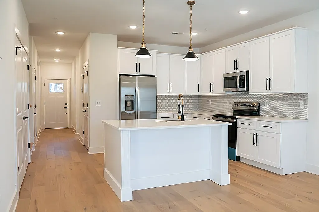 2 bed, 1479 sqft, $1,750 — Photo 3