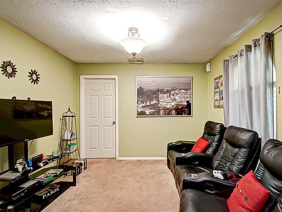 5th image of 1234 Twining Oaks Ln