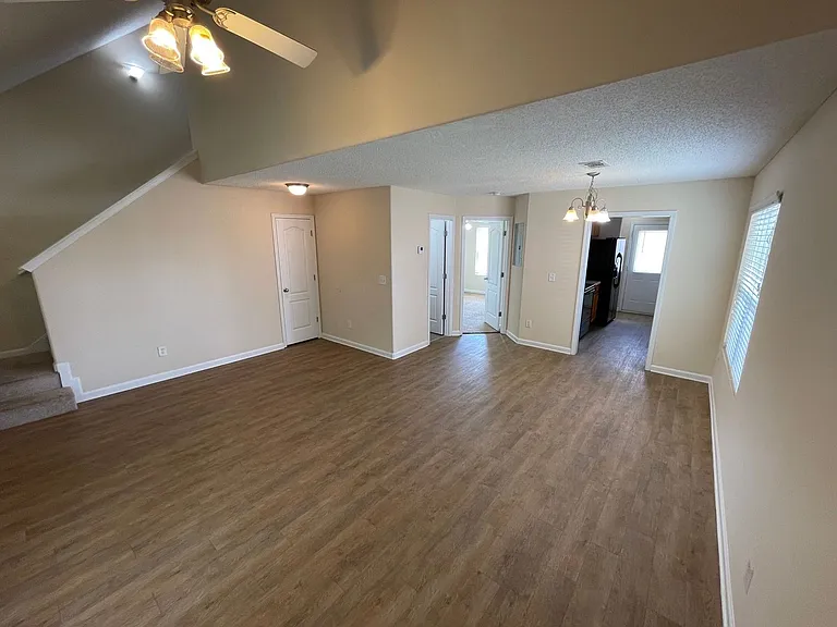 218 Katydid Dr — Photo 3