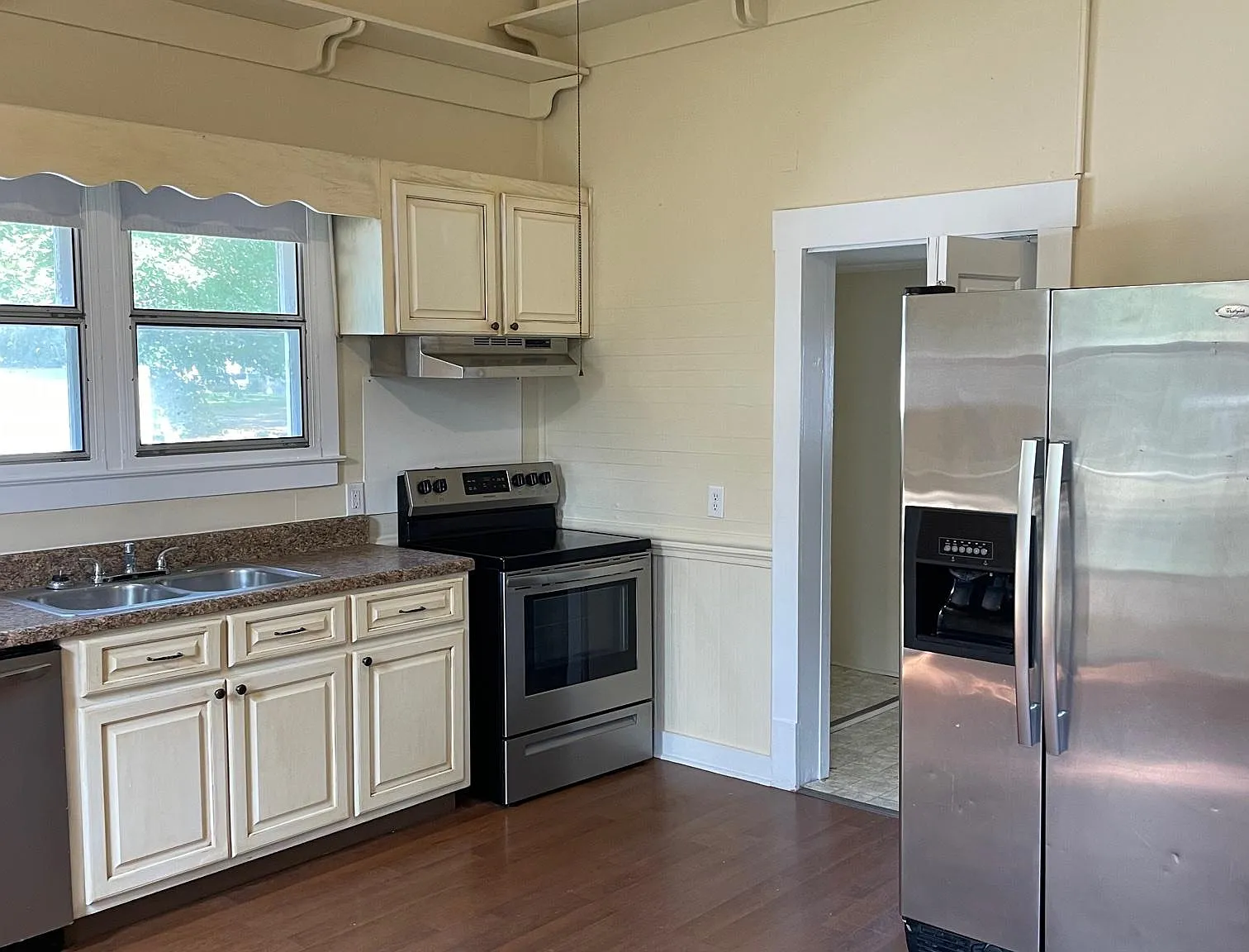 2 bed, 2.5 bath, 1700 sqft, $1,700 — Photo 4
