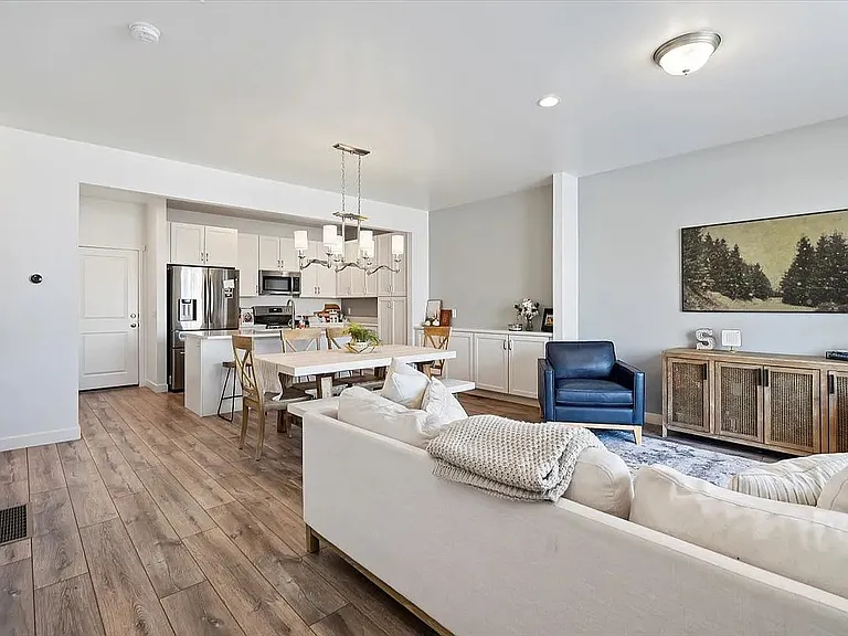 14818 S Queens Garden Ln — Photo 11