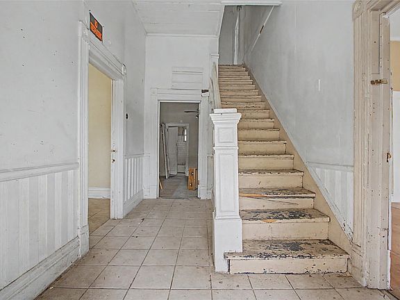 3rd image of 1517 Gentry St