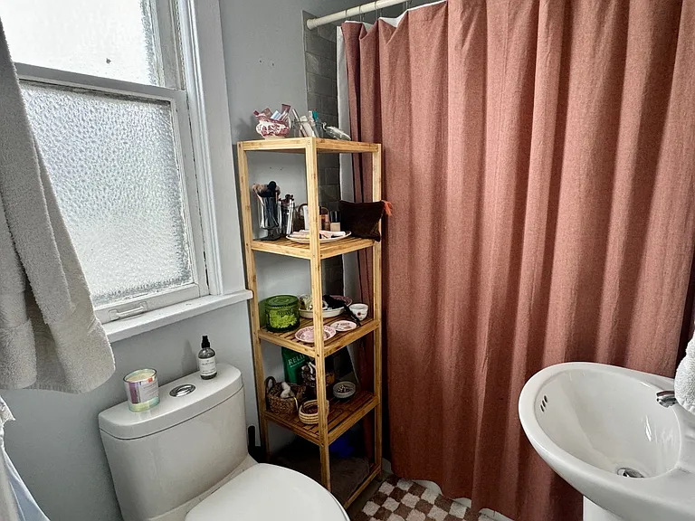 2552 N Southport Ave #2R — Photo 14