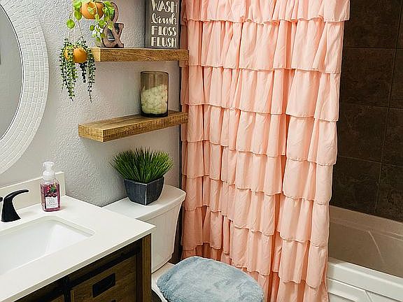 Main bathroom