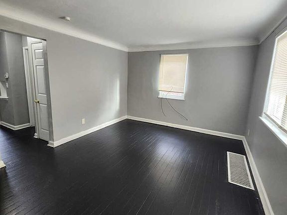 4th image of 146 Glenridge Pl #D