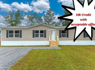 143 W Snowdrop St, Defuniak Springs, FL 32433