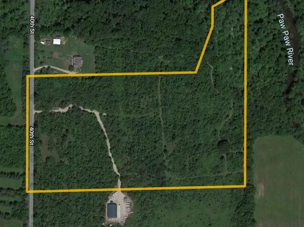 42311 40th St, Paw Paw, MI 49079