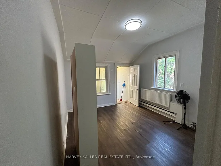 1098 Bathurst St #3 — Photo 1