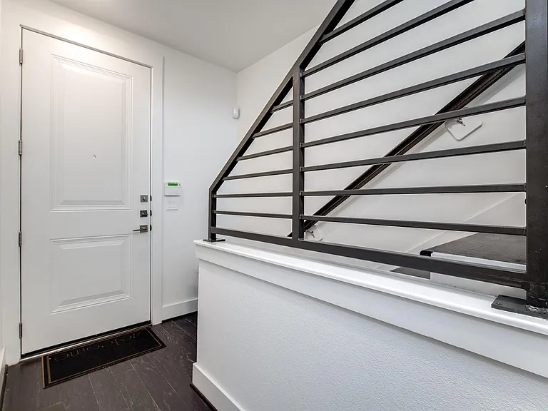 4819 Caroline St #308 — Photo 5