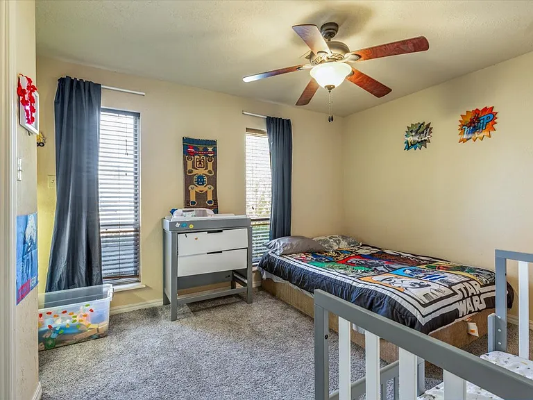 2905 NW Templeton Ter — Photo 28