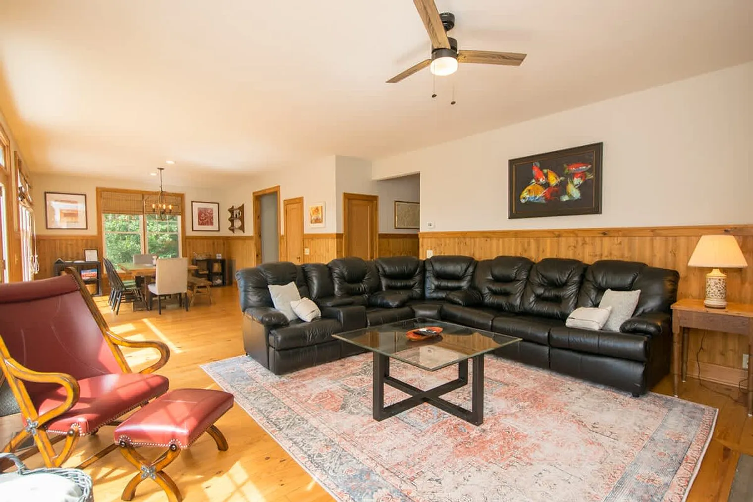 3 bed, 3.0 bath, 2421 sqft, $4,789 — Photo 2