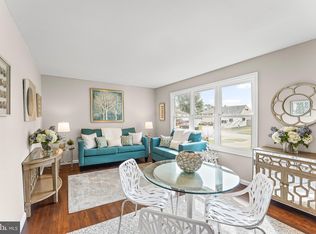 28 Merry Rd, Newark, DE 19713