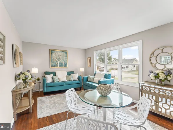 28 Merry Rd, Newark, DE 19713